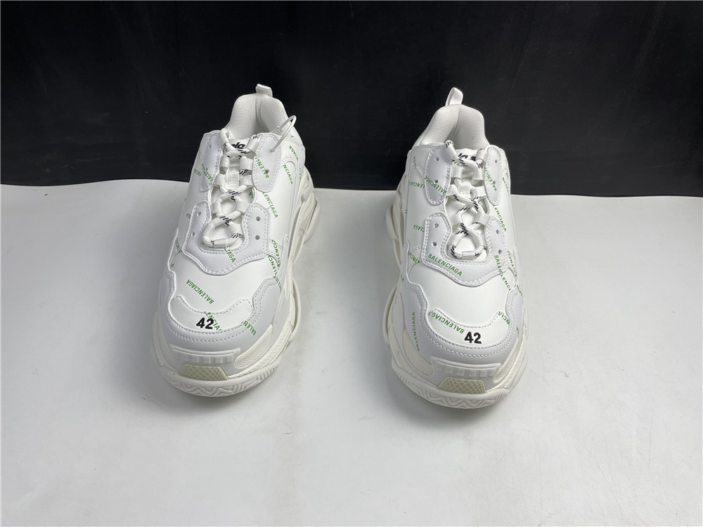TRIPLE-S SNEAKER